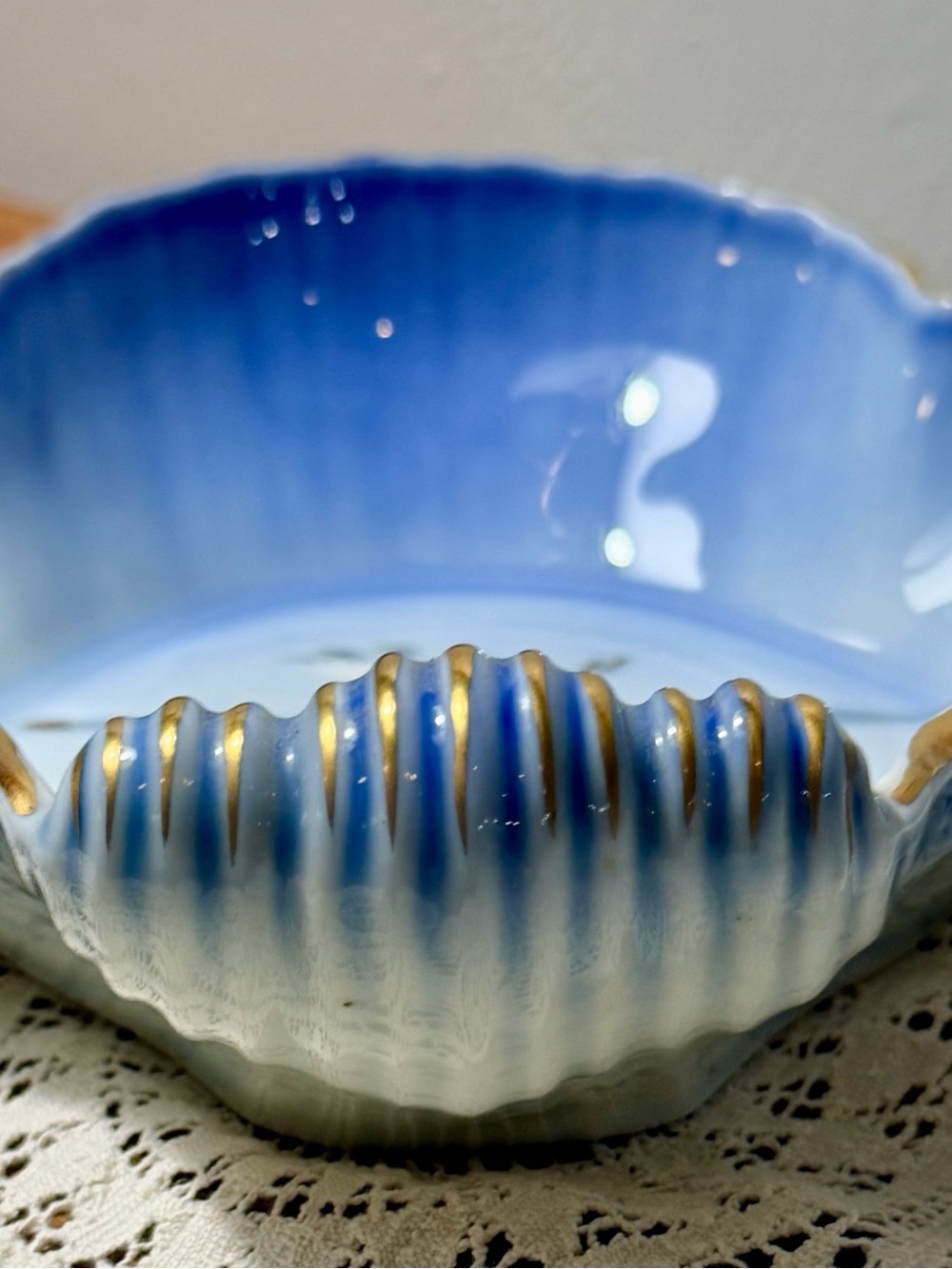 Vintage B&G Copenhagen Porcelain Shell Dish, Blue Ombre Seagull Gold Trim - Picture 9 of 13